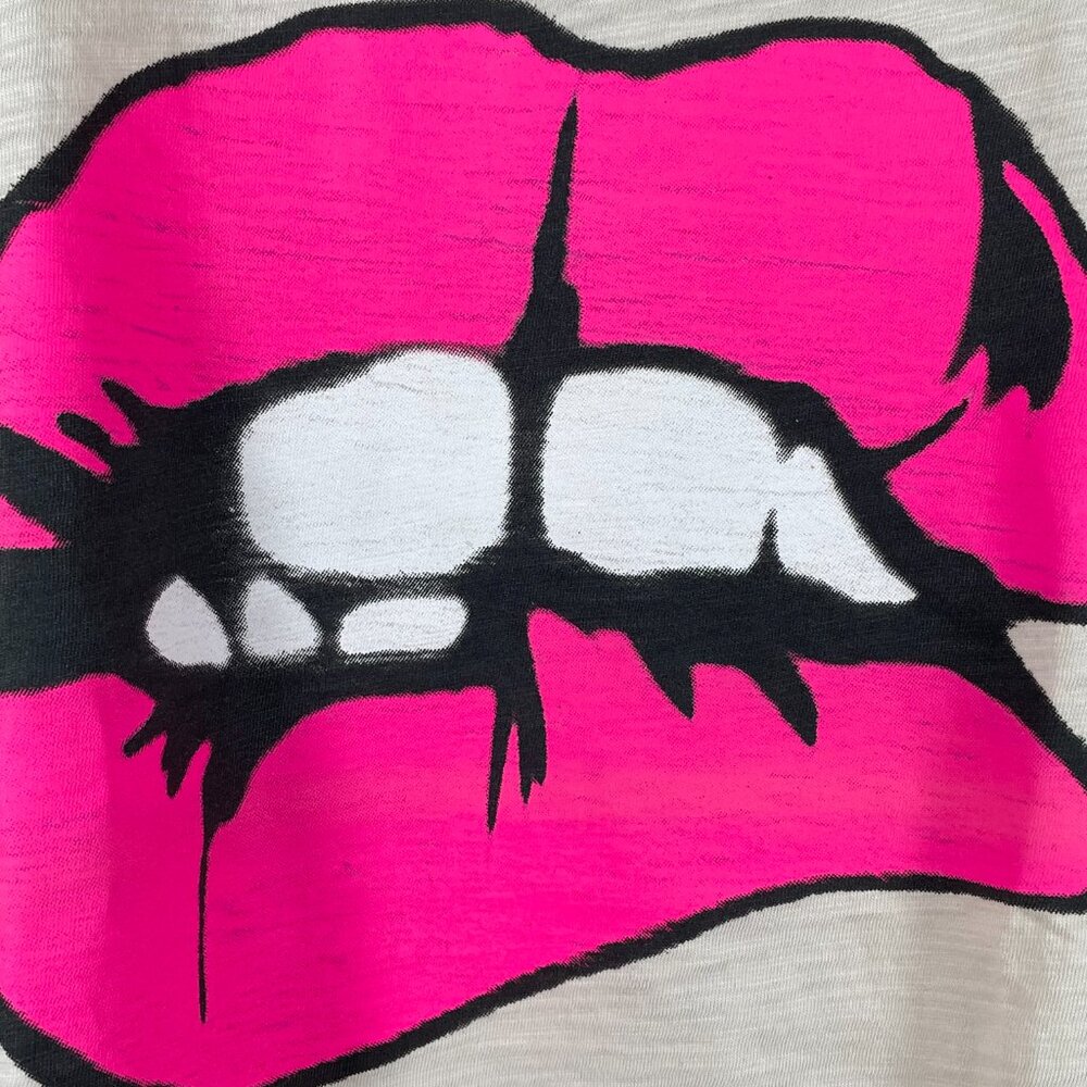 NWT Lisa Todd Love Bites Tee Bluff Pink Lips Graphic Cotton M - Picture 6 of 13